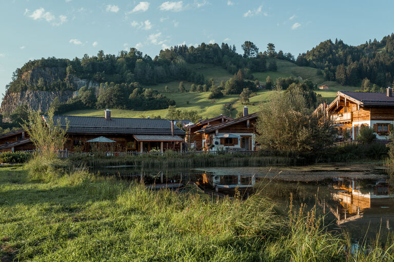 Ontdek waarom Allgäu dé perfecte zomerbestemming is! 2 Allgäu-alpzitt-chalets