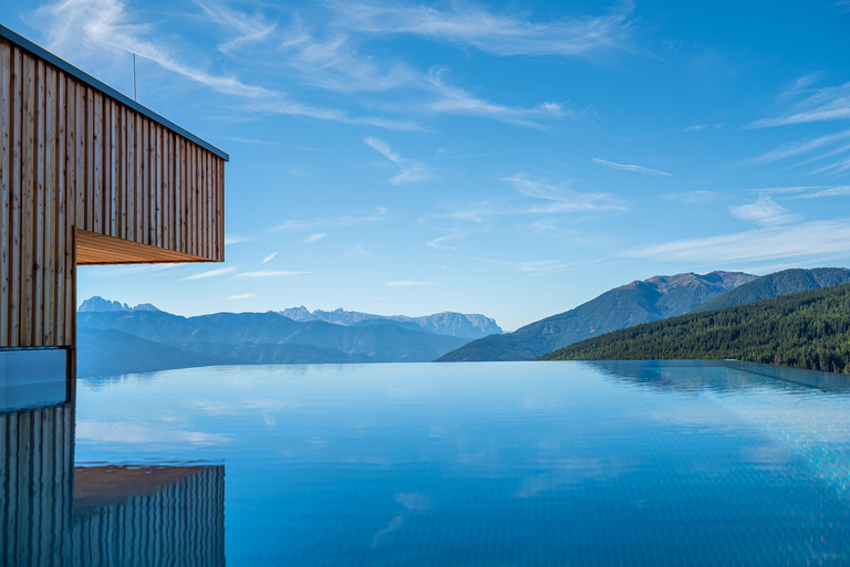 Tratterhof chalet met eigen infinity pool