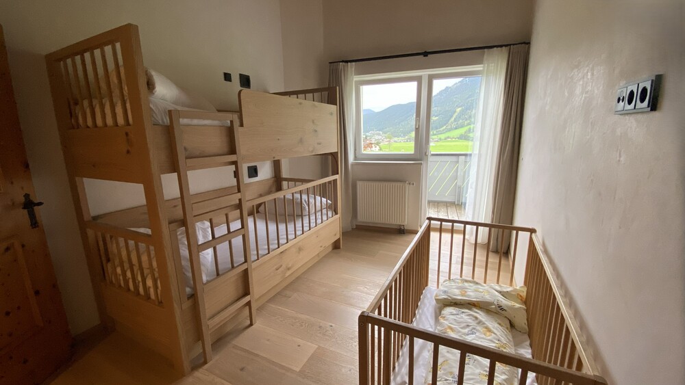 Herfstvakantie met het gezin aan de Achensee | Familie paradijs in Tirol 5 familievakantie kindvriendelijk hotel familienparadies sporthotel achensee kinderkamer ©travelsbymonique