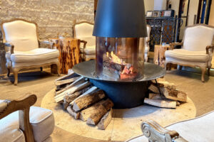 Grossarl hotel alte post lounge openhaard ©travelsbymonique