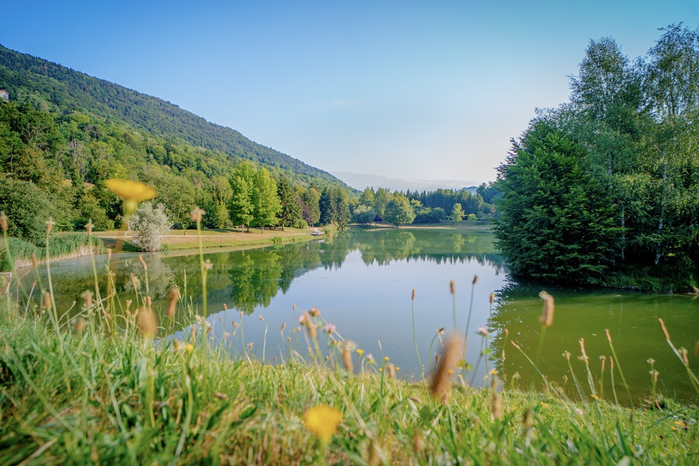 Isère - Franse Alpen | De mooiste 5 zwemmeren voor verkoeling in de zomer 2 Frankrijk Isere LAC-DE LA MIRANDE
