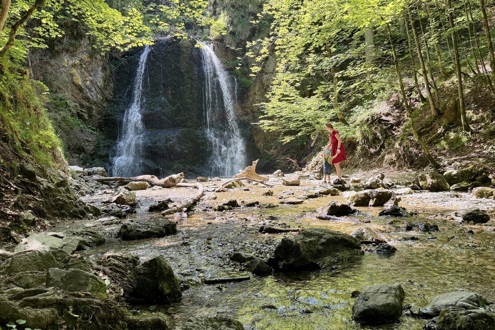 Bayrischzell met kinderen: zomers geluk vol kleine avonturen 3 osefsthaler Wasserfälle wandeling met kinderen Bayrischzell