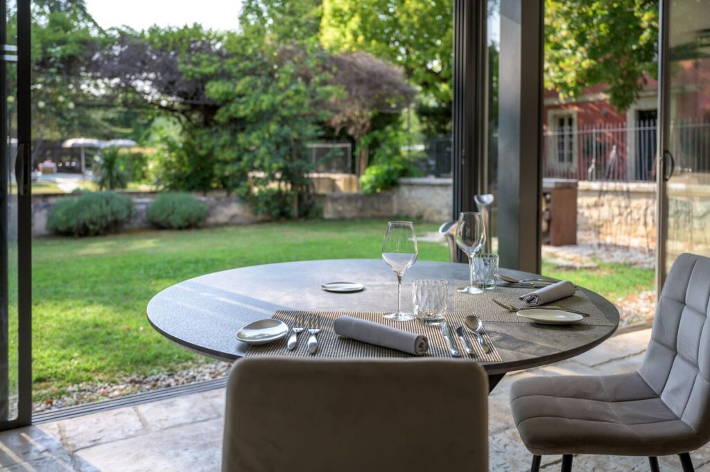 Drôme Provençale | 5 dagen langs lavendel, cultuur & tijdloze dorpen in Zuid-Frankrijk 34 Saint-Pauls-Trois-Châteaux restaurant Villa Augusta