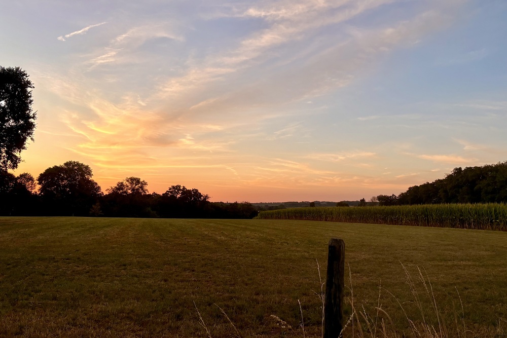 Zonsopkomst in Zuid-Limburg heuvelland wandel4daagse in de zomer in augustus