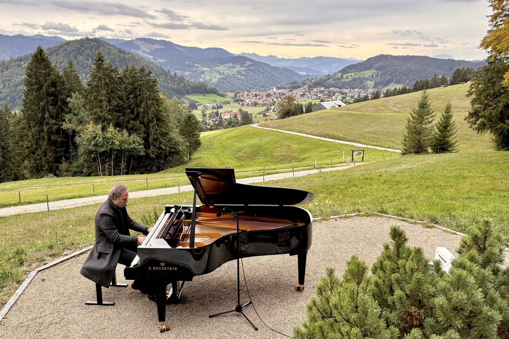 De Oberallgäu in de herfst | Wandelen, e-biken en vertragen 12 Duitsland Allgau Haubers Naturresort Schwalbennest pianoconcert