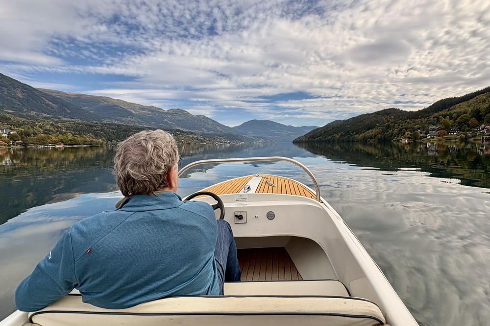 Millstätter See in de herfst | Verrassende belevenissen bij KOLLERs Hotel in Seeboden 10 varen in een elektrobootje over de Millstätter See
